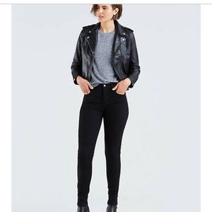Levi’s 721 high rise skinny jean in black